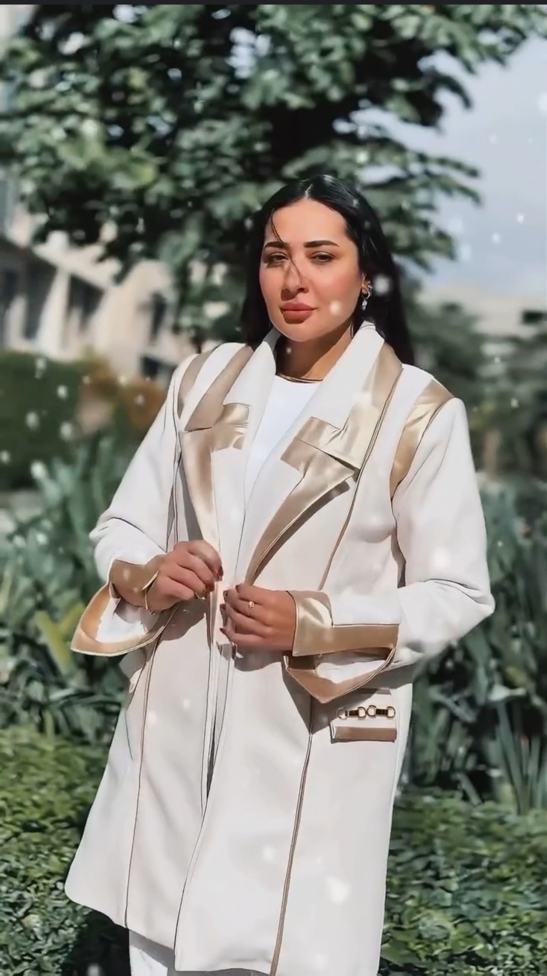 Off-white jacket with gold leather trim - Image 3